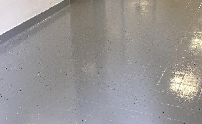 Sanierung eines ESD Fußbodens mit spezieller Bodenbeschichtung  